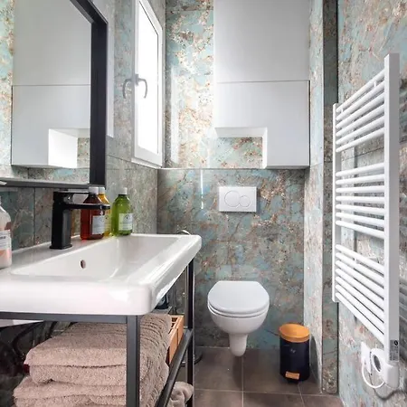 Duplex 4 Pax- Cour Privee Apartment *